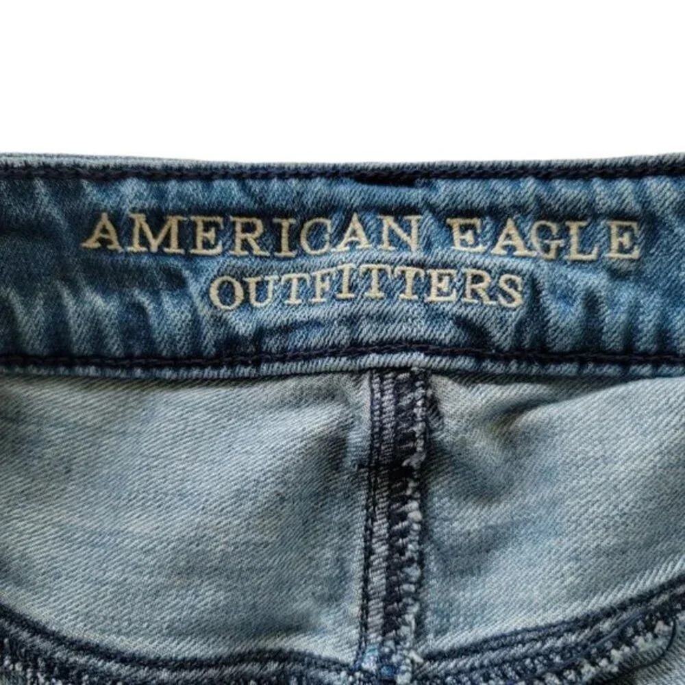 American Eagle Tomgirl Distressed Jeans Womens 6 Blue Ripped Relaxed Fit Casual - Picture 13 of 16